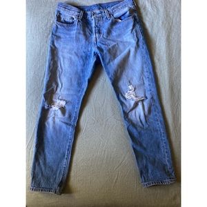 Levi’s Mid rise Straight leg Distressed Jeans 26